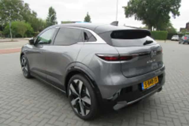 Renault Megane-e-tech (2022) thumbnail 6