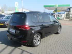 Volkswagen Touran (2024) thumbnail 4