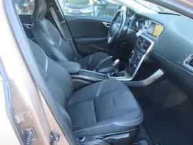 Volvo V40 (2012) thumbnail 28