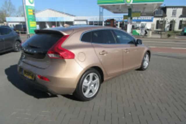 Volvo V40 (2012) thumbnail 4