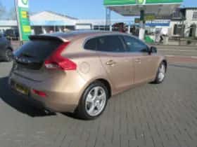 Volvo V40 (2012) thumbnail 4