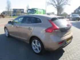 Volvo V40 (2012) thumbnail 40