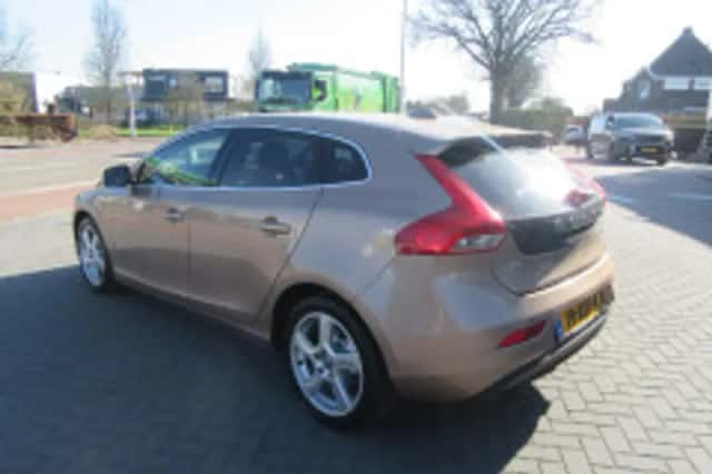 Volvo V40 (2012) thumbnail 5