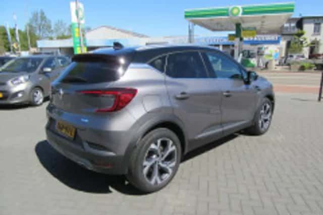Renault Captur (2022) thumbnail 4