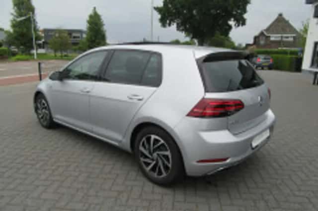 Volkswagen Golf (2018) thumbnail 5