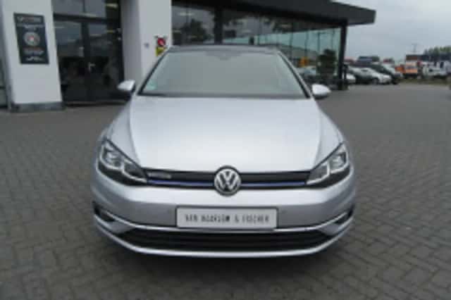 Volkswagen Golf (2018) thumbnail 6