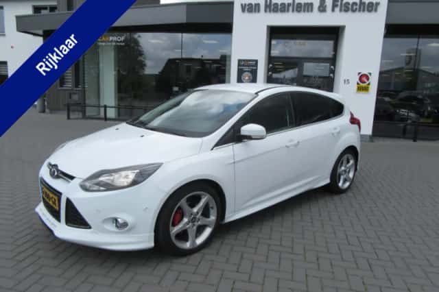 Ford Focus (2013) thumbnail 1