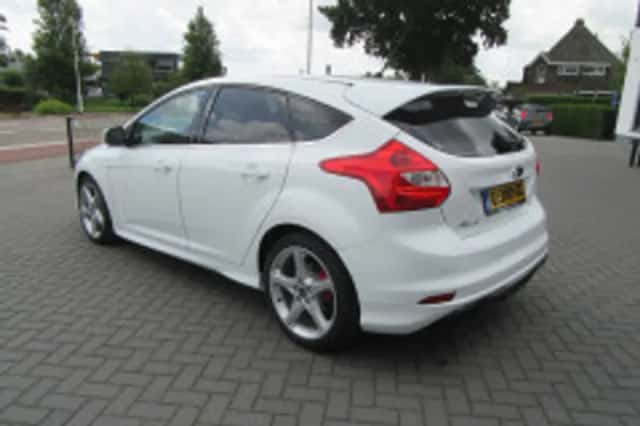 Ford Focus (2013) thumbnail 5