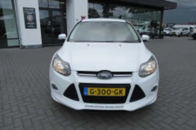 Ford Focus (2013) thumbnail 6
