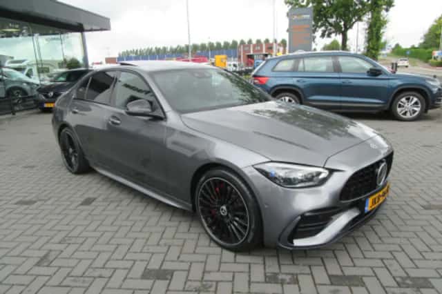 Mercedes-Benz C-Klasse (2023) thumbnail 2