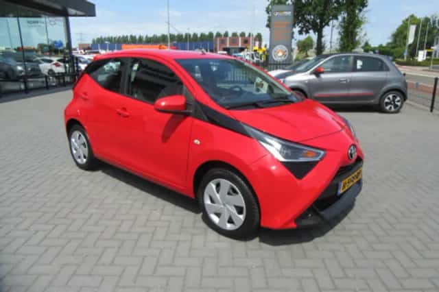 Toyota Aygo (2020) thumbnail 2