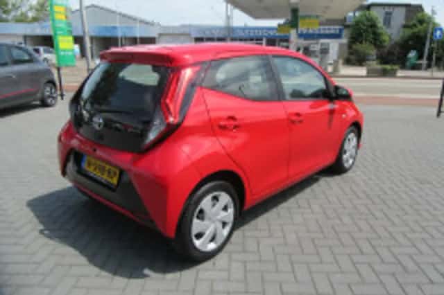 Toyota Aygo (2020) thumbnail 4