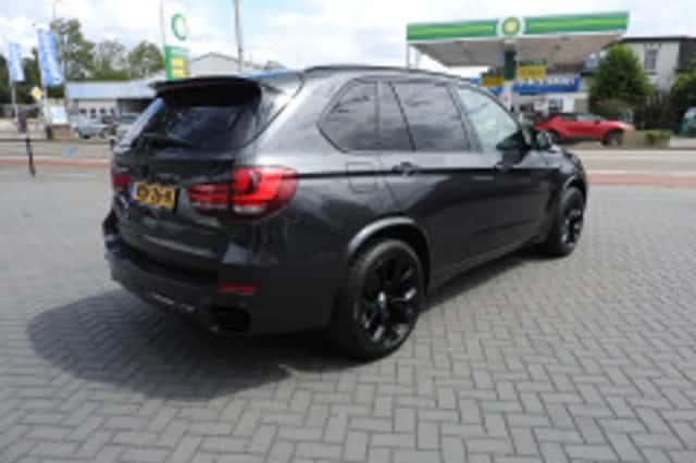 BMW X5 (2018) thumbnail 4