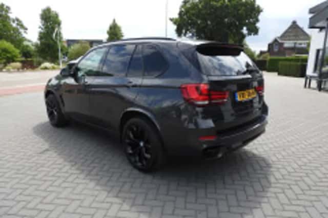 BMW X5 (2018) thumbnail 5