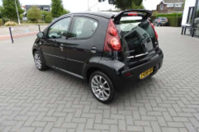 Peugeot 107 (2013) thumbnail 5