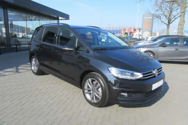 Volkswagen Touran (2024) thumbnail 2