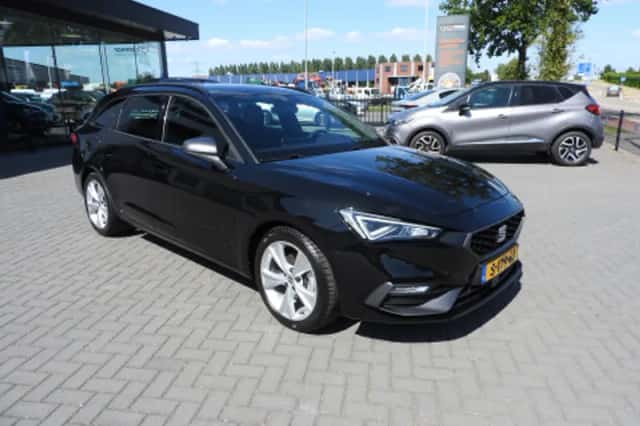 SEAT Leon (2021) thumbnail 2