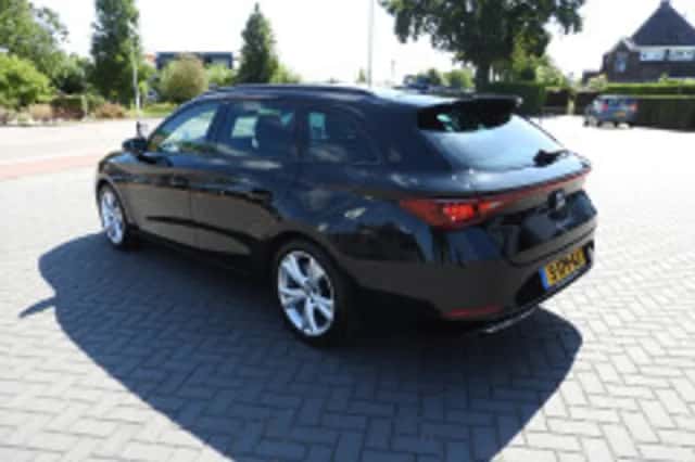 SEAT Leon (2021) thumbnail 5