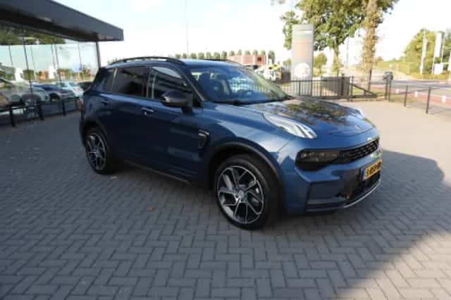 Lynk & Co 01 (2023) thumbnail 2