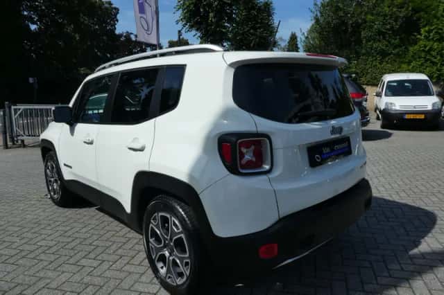 Jeep Renegade (2016) thumbnail 2