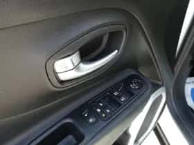 Jeep Renegade (2016) thumbnail 26