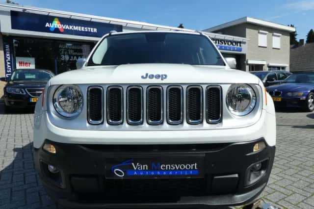 Jeep Renegade (2016) thumbnail 6