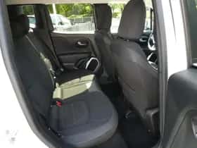 Jeep Renegade (2016) thumbnail 9