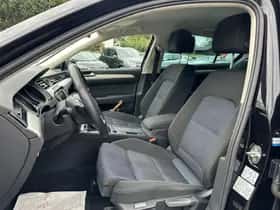 Volkswagen Passat (2016) thumbnail 13