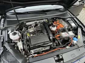 Volkswagen Passat (2016) thumbnail 34