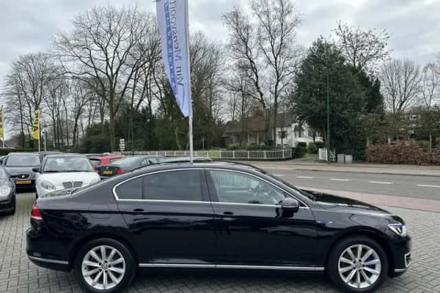 Volkswagen Passat (2016) thumbnail 5
