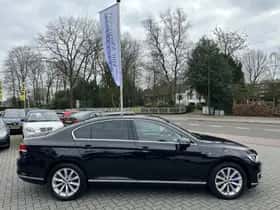 Volkswagen Passat (2016) thumbnail 5