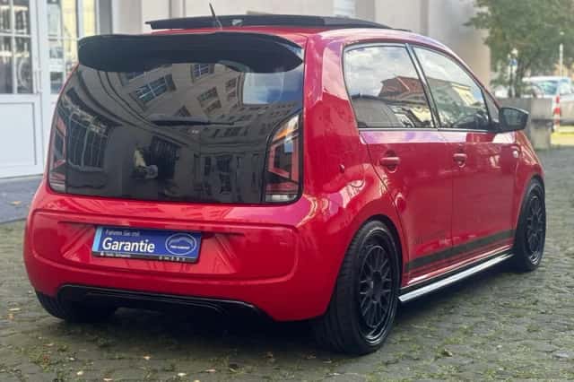 Volkswagen Up! (2013) thumbnail 5