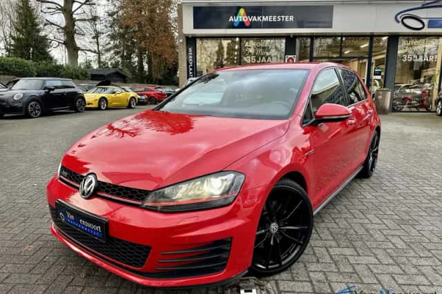 Volkswagen Golf (2016) thumbnail 1