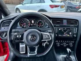 Volkswagen Golf (2016) thumbnail 11