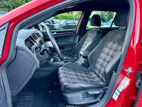 Volkswagen Golf (2016) thumbnail 20