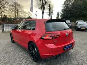 Volkswagen Golf (2016) thumbnail 3