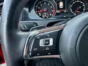 Volkswagen Golf (2016) thumbnail 25