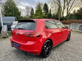 Volkswagen Golf (2016) thumbnail 4