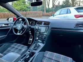 Volkswagen Golf (2016) thumbnail 7