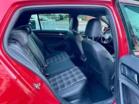 Volkswagen Golf (2016) thumbnail 8