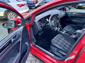 Volkswagen Golf (2016) thumbnail 10