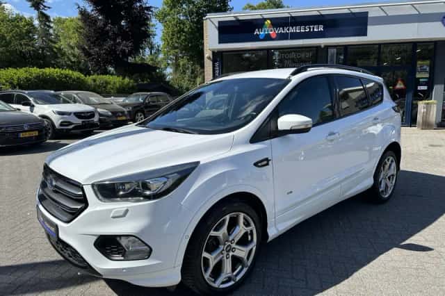 Ford Kuga (2018) thumbnail 2