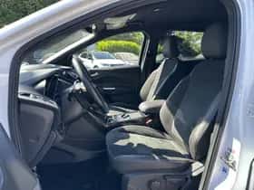 Ford Kuga (2018) thumbnail 26