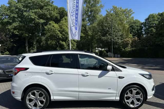 Ford Kuga (2018) thumbnail 5