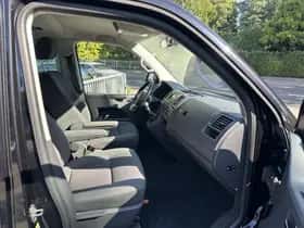 Volkswagen Multivan (2012) thumbnail 11