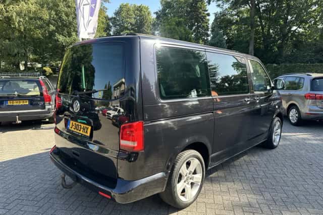 Volkswagen Multivan (2012) thumbnail 6