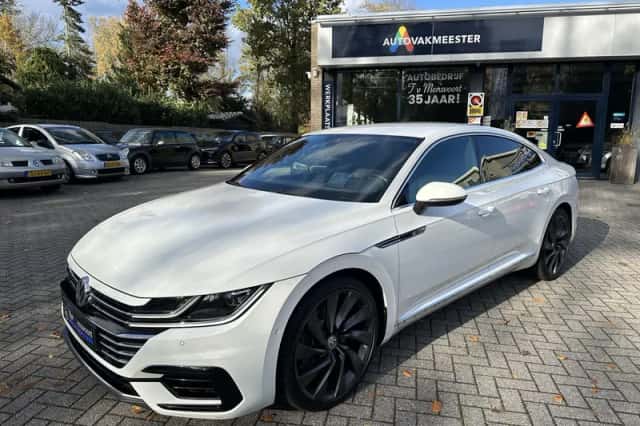 Volkswagen Arteon (2017) thumbnail 2