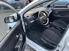 Kia Picanto (2016) thumbnail 12