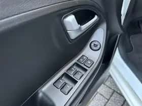 Kia Picanto (2016) thumbnail 13