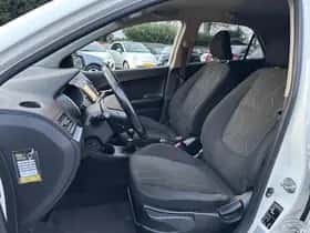 Kia Picanto (2016) thumbnail 14